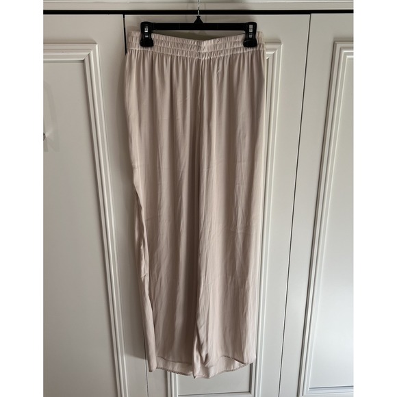 Industry Women's Beige Wide Leg Satin Like Pull On Pants Size Large Neutral - Picture 1 of 8